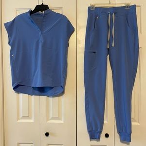 FIGs Scrub Set (XXS top XS/T bottoms)